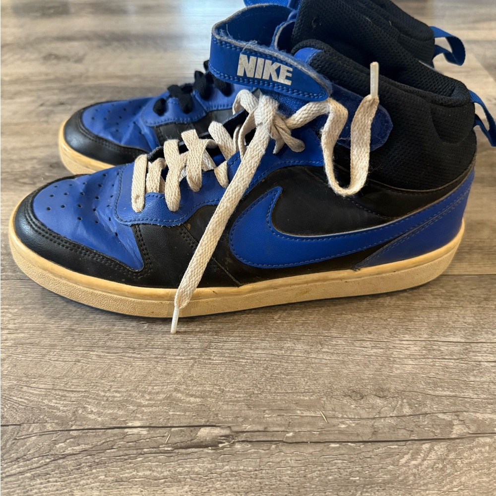 Nike Kids Royal Blue and Black Sneakers